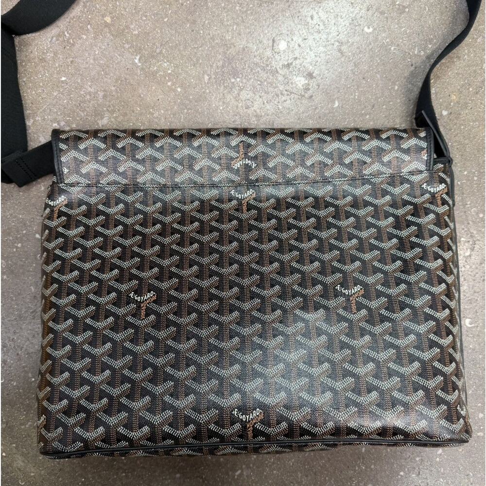 Goyard Capetien MM Black Messenger Bag - Picture 3 of 16